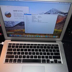 Apple MacBook Air 13.3 (A1369)  Laptop Plus Apple + Charger!